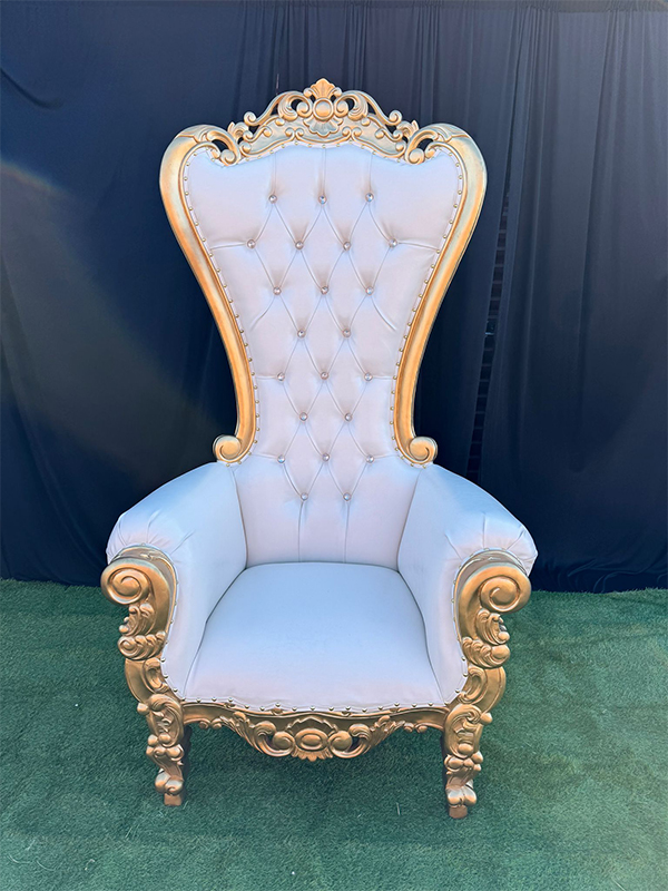 Thumbnail of table settings and centerpieces